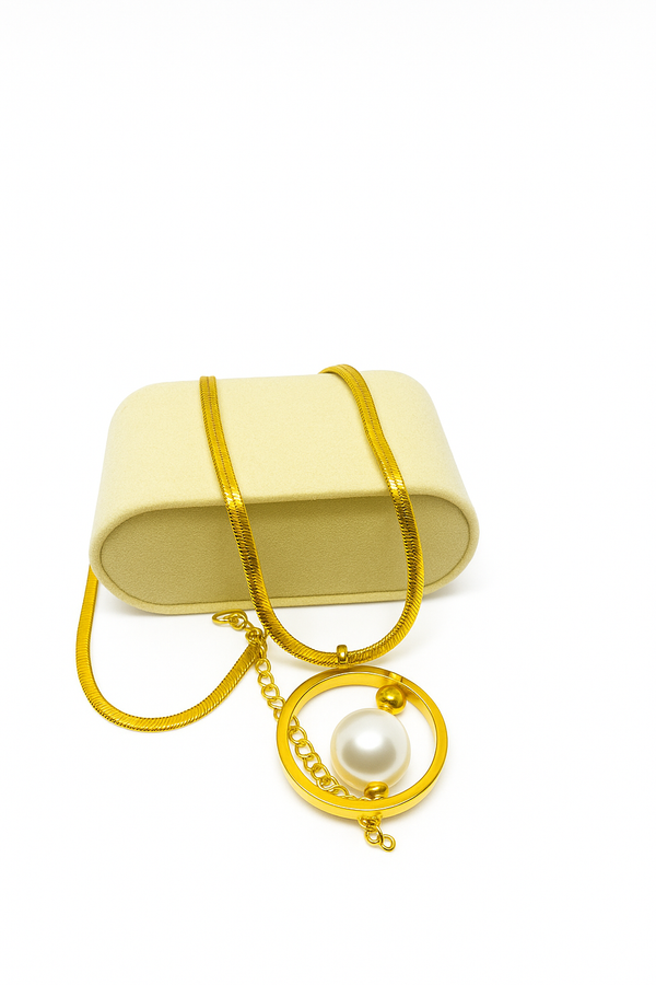 Minimal Gold-Plated Circle Pendant Necklace with Pearl Accent